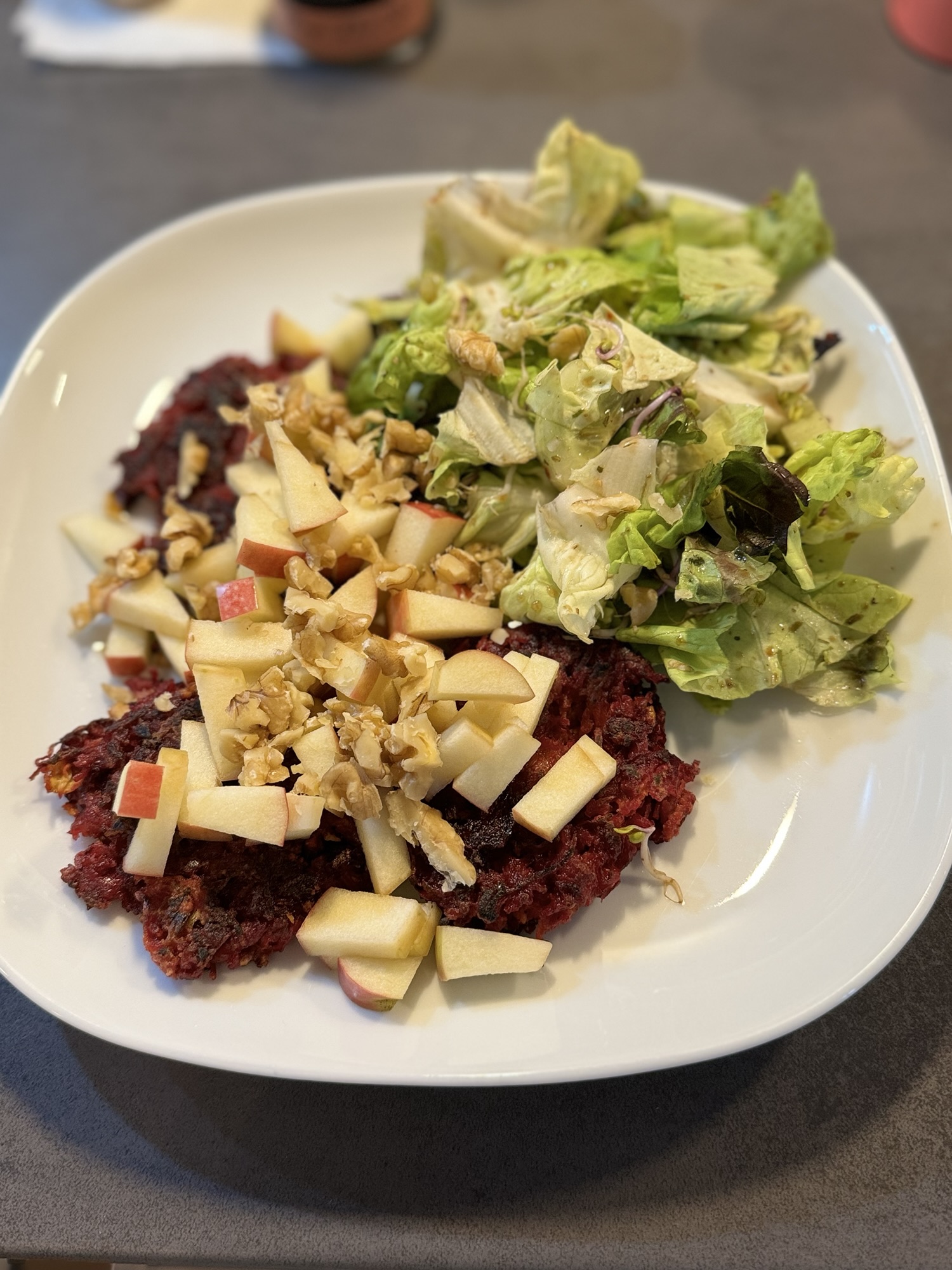 Vegetarian Rösti with Beets, Apples, and Walnuts – So Simple!